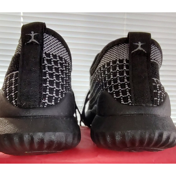 Danskin Woman Ecstatic Black Vegan Stretchy Knit Upper Sneakers Size 7 Athletic - Picture 9 of 16